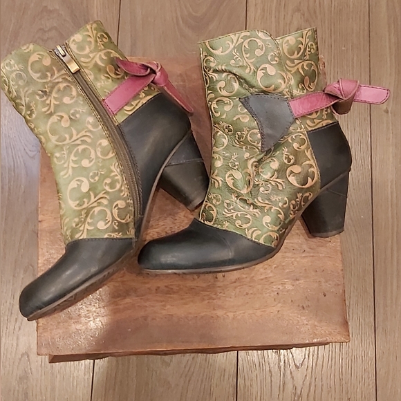 Italmoda leather heeled booties - Picture 3 of 6